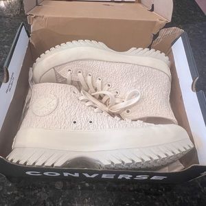 Converse Chuck Taylor Allstar Lugged 2.0 Desert camo sneaker boot in white